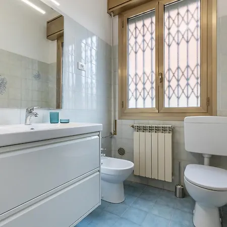 Guesthost - Casa Elena Bolognina * Bologna