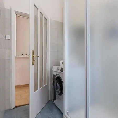 Guesthost - Casa Elena Bolognina Apartman Bologna