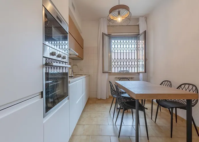 Guesthost - Casa Elena Bolognina *