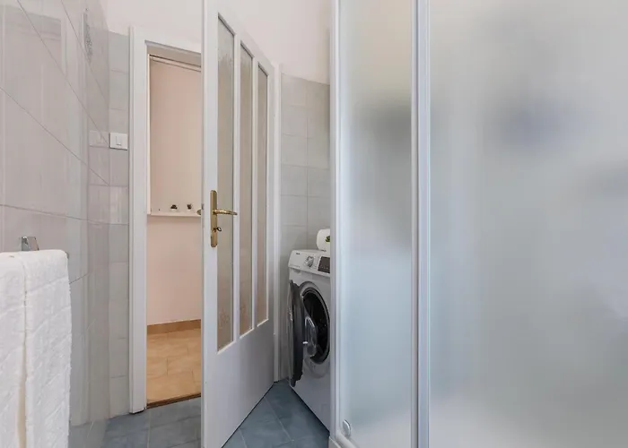 Guesthost - Casa Elena Bolognina Appartamento Bologna