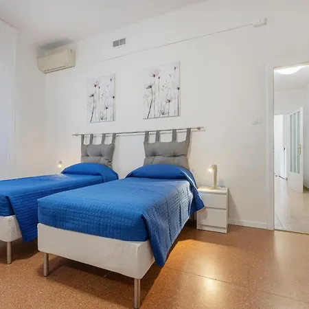 Guesthost - Casa Elena Bolognina Μπολόνια