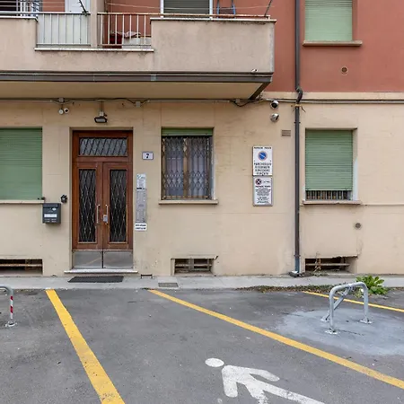 Guesthost - Casa Elena Bolognina *