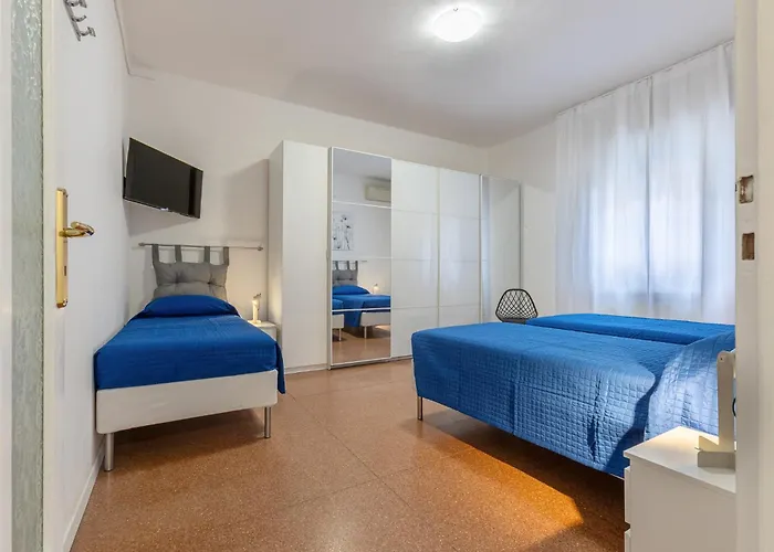 Guesthost - Casa Elena Bolognina Lägenhet