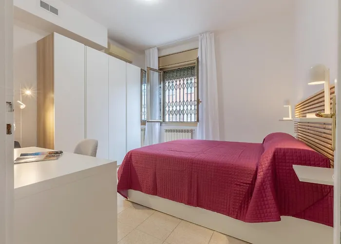 Guesthost - Casa Elena Bolognina Lägenhet Bologna