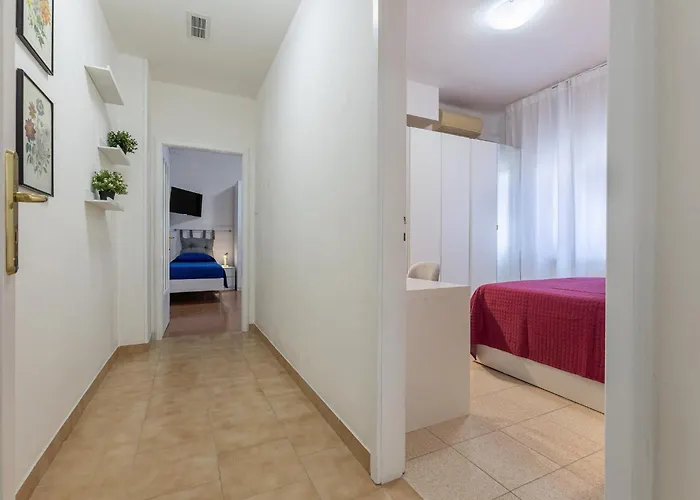 Guesthost - Casa Elena Bolognina Lägenhet