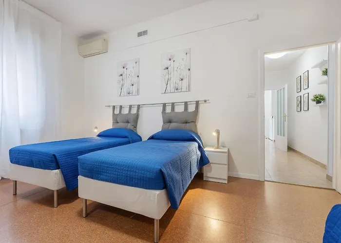 Guesthost - Casa Elena Bolognina Bologna