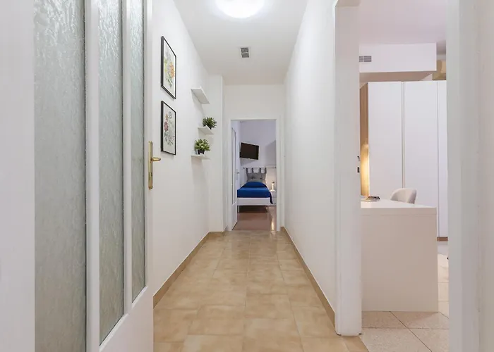 Guesthost - Casa Elena Bolognina Lägenhet *