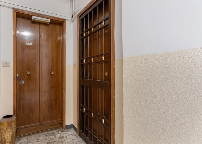 Guesthost - Casa Elena Bolognina Lägenhet *
